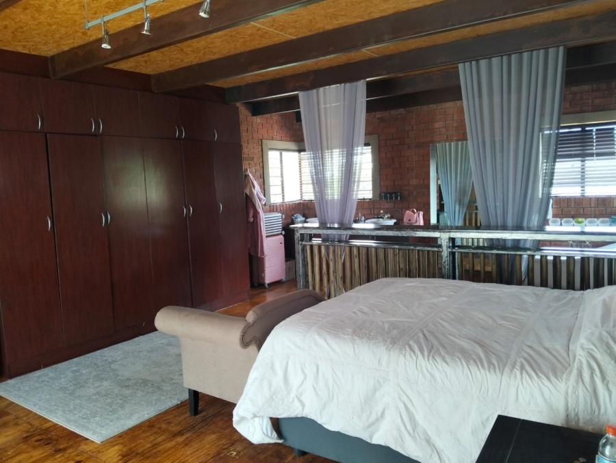 4 Bedroom Property for Sale in Pellissier Free State